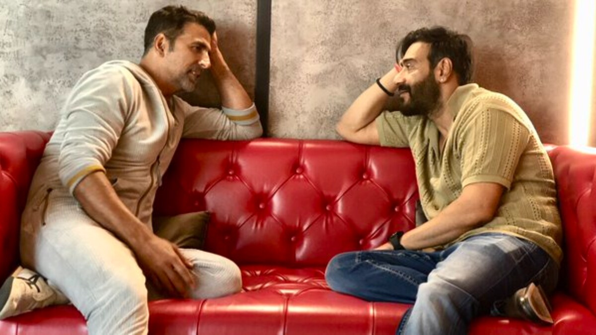 Akshay Kumar & Ajay Devgn Set For A Mega Box Office Clash As Prithviraj  Prepones!